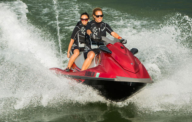 2014 Yamaha VX Cruiser Action 09