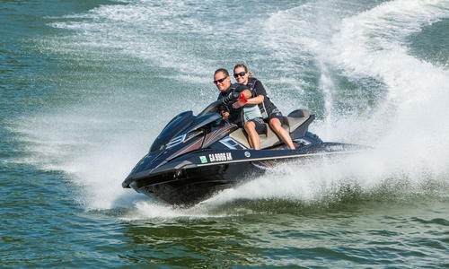 2014 Yamaha FX Cruiser SVHO Action 06